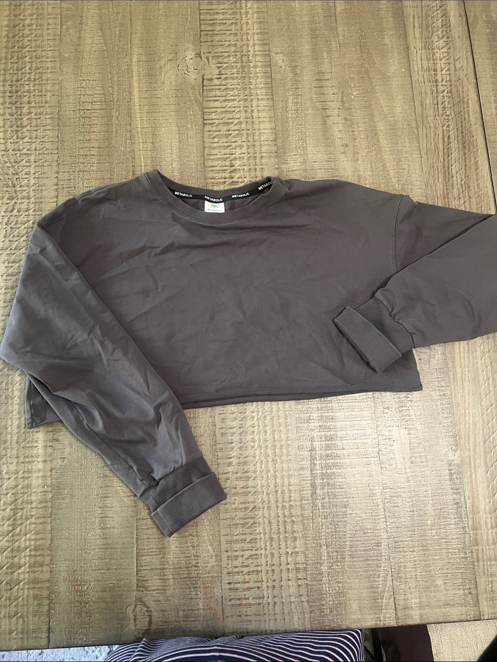 Cropped Long Sleeve Athletic Sweatshirt in Charcoal